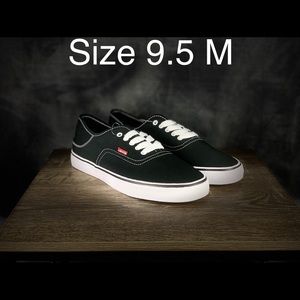 NEW Levi’s Jordy 3 (Black) Sneakers